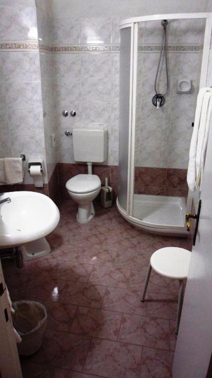 Hotel Reali تْشيانشانو  تيرمي الغرفة الصورة
