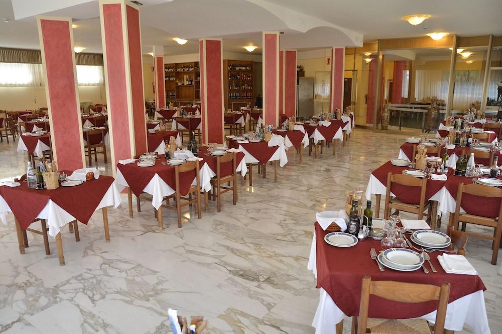 Hotel Reali تْشيانشانو  تيرمي المظهر الخارجي الصورة