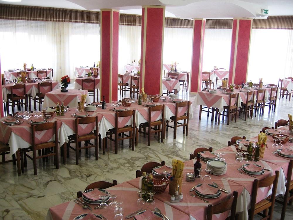 Hotel Reali تْشيانشانو  تيرمي المظهر الخارجي الصورة